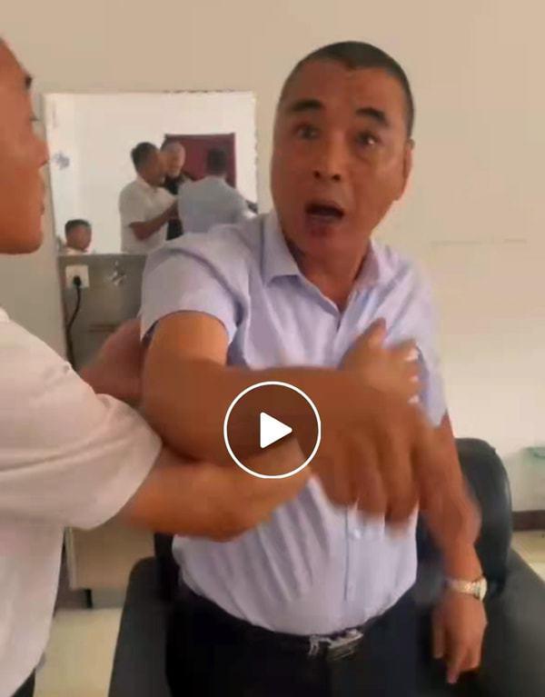 山东青岛：群众举报崂山区一社区主任，不接受调查结论