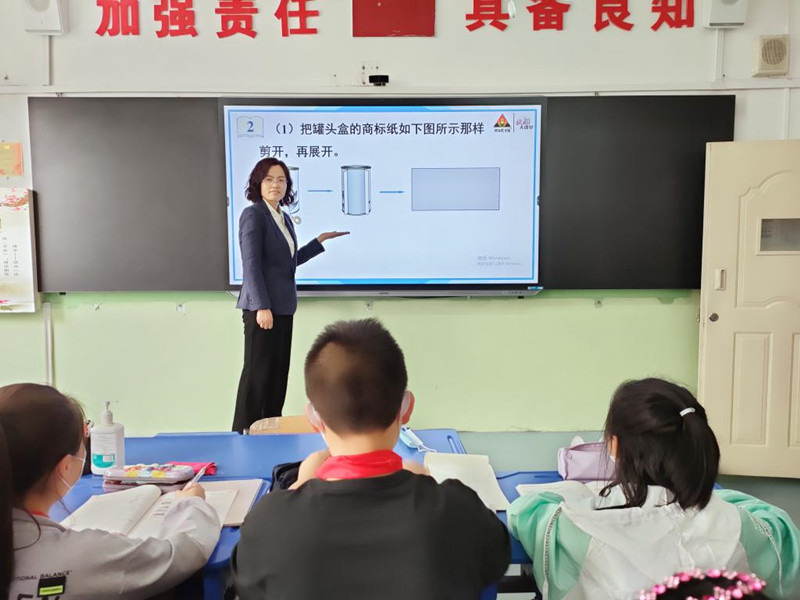 共青团兰州市委为200余名榆中困境少年捐赠16万元物资欢度“六一”