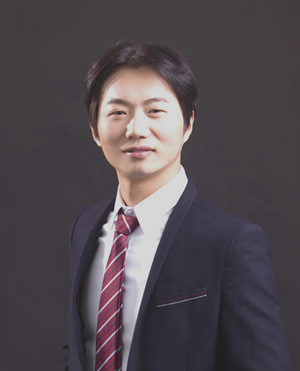 丝铸牢中华民族命运共同体意识，构建人类命运共同体——艺术名家王泓君访谈实录(图6)