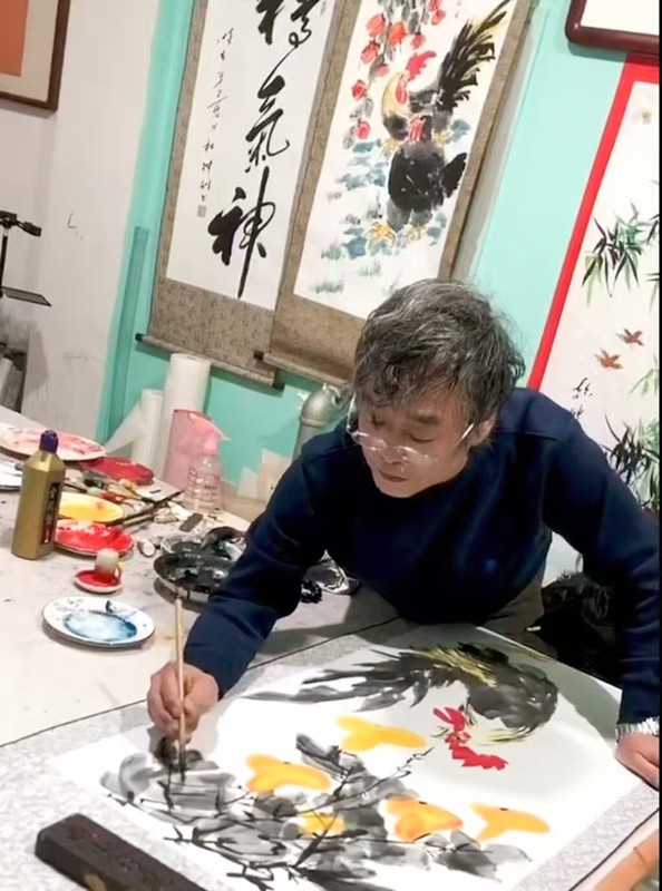 杜冲利先生的雄鸡画作赏析