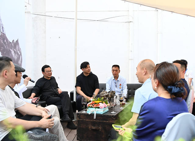 汤煜旻美术馆暨“心有灵犀”雕塑作品展深度艺术座谈会圆满举行 